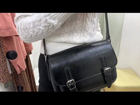 ❤️ Masturbazione publica di a ghjovana cagna FeralBerry cù un dildo in a sala di prove ❌ Super porn à porn co.happytour.top ﹏